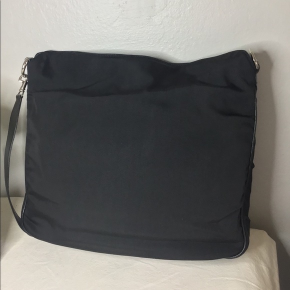 🛍Authentic Large GUCCI Black Nylon Hobo - Picture 2 of 10